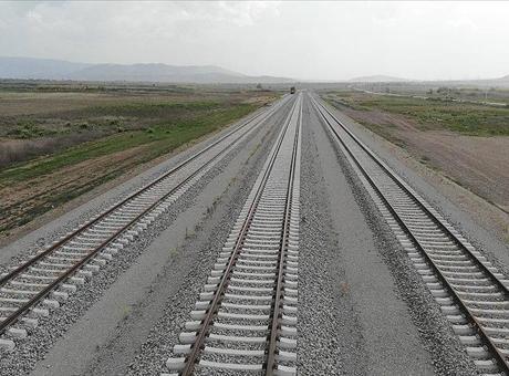 Suudi Arabistan açıkladı! Türkiye’ye uzanacak demir yolu için geri sayım