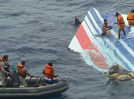 228 kişinin öldüğü uçak kazasında 16 yıl sonra gelen karar! 'Taksirle ölüme neden olmak'