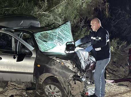 Adana'da kahreden kaza! Genç çift hayatını kaybetti, 4 yaşındaki çocukları yaralandı