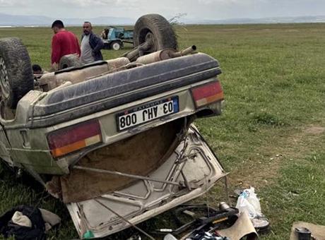 Afyonkarahisar'da otomobil takla atıp, şarampole devrildi! 1 ölü, 5 yaralı