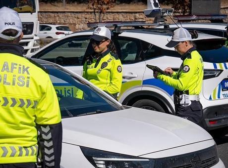 'Araçlarda pense ve tornavida zorunlu oldu' iddiası: Bakanlıktan açıklama geldi