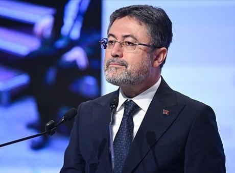 Bakan Yumaklı: Türkiye, koloni sayısında ve bal üretiminde AB'de 1'inci sırada