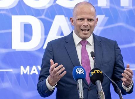 Belçika Savunma Bakanı Francken: Türkiye bizden çok ileride