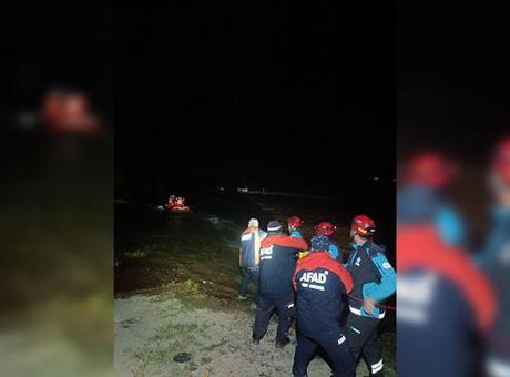 Bursa’da dere kabusu! Baraj kapakları açıldı, su seviyesi yükselince 4 kişi mahsur kaldı
