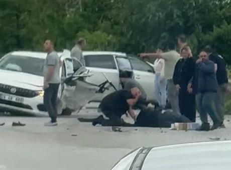 Çanakkale’de 2 otomobil çarpıştı! 3 ölü, 2 yaralı