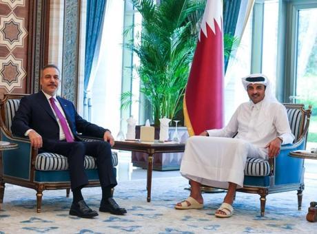 Dışişleri Bakanı Hakan Fidan Katar Emiri Şeyh Temim tarafından Doha'da kabul edildi