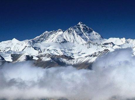 Dünyanın en yüksek dağı Everest'te rekor kırıldı! '2019'dan beri bir ilk'