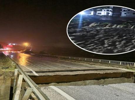 Hatay'da şiddetli sağanak! Köprü çöktü, araçlar sürüklendi: 1 kişi hayatını kaybetti