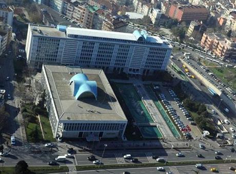 'İmamoğlu çıkar amaçlı suç örgütü' soruşturması: 60 şüpheli adliyede