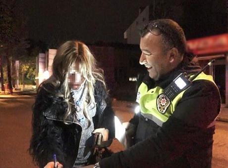 Isparta'da alkol denetiminde gülümseten anlar! Cezayı duyan sürücünün tepkisi izleyenleri güldürdü
