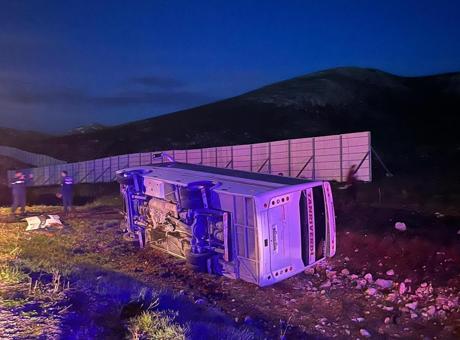 Maç dönüşü korkunç kaza! Taraftarları taşıyan midibüs devrildi: 3’ü ağır 25 yaralı
