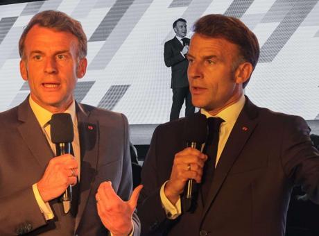 Macron Afrika'da sahneye çıkıp katılımcılara bağırdı! 'Kendini sömürgeci gibi davranmaktan alıkoyamıyor'