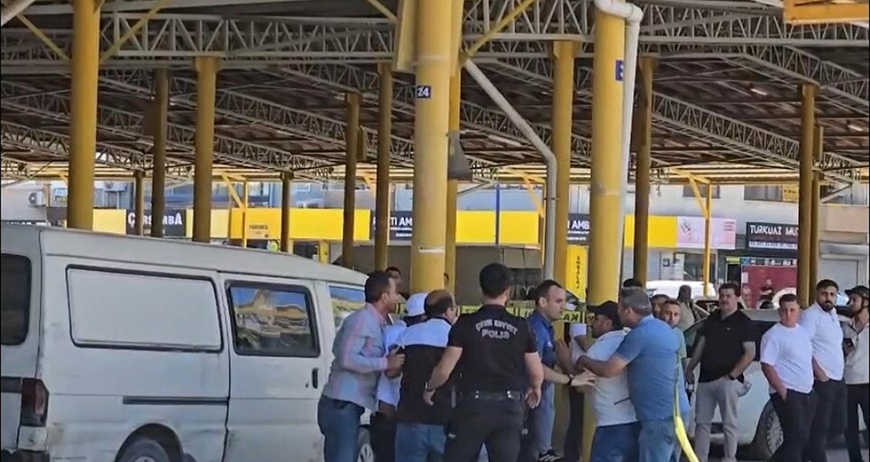 İstanbul’da Otomobile Yapılan Saldırıda İki Kişi Hayatını Kaybetti
