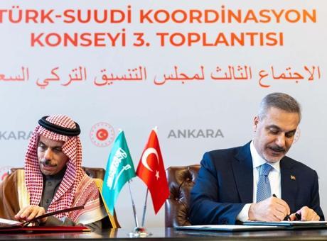 Türkiye ile Suudi Arabistan'dan 'vize muafiyeti anlaşması'! İşte muaf olacak pasaportlar